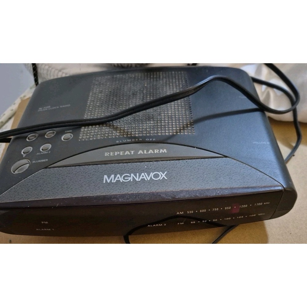 Magnavox AJ 3240/17‎ AM/FM Clock Radio Bright RED Display Tested